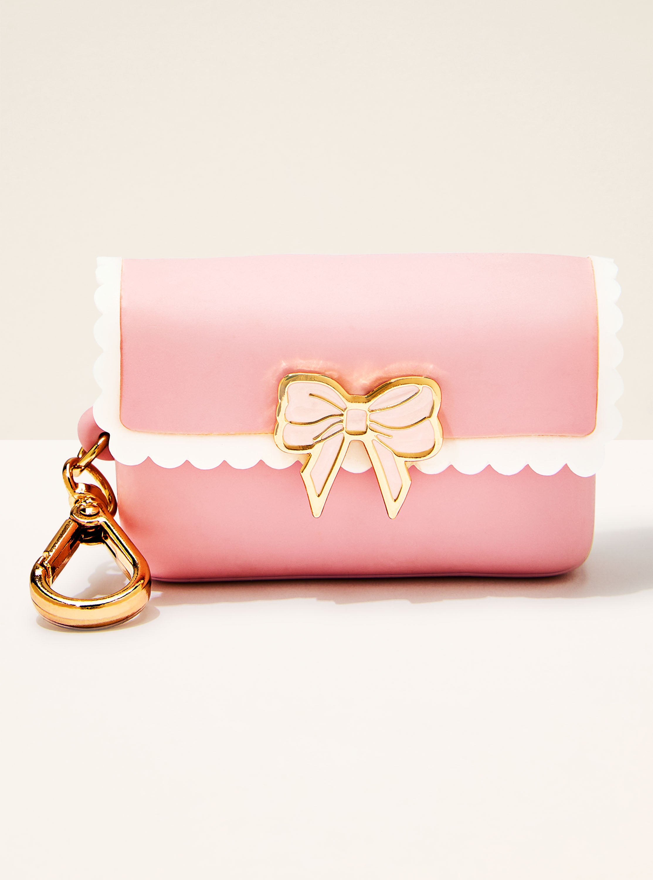 Scallop Bow Snap Case